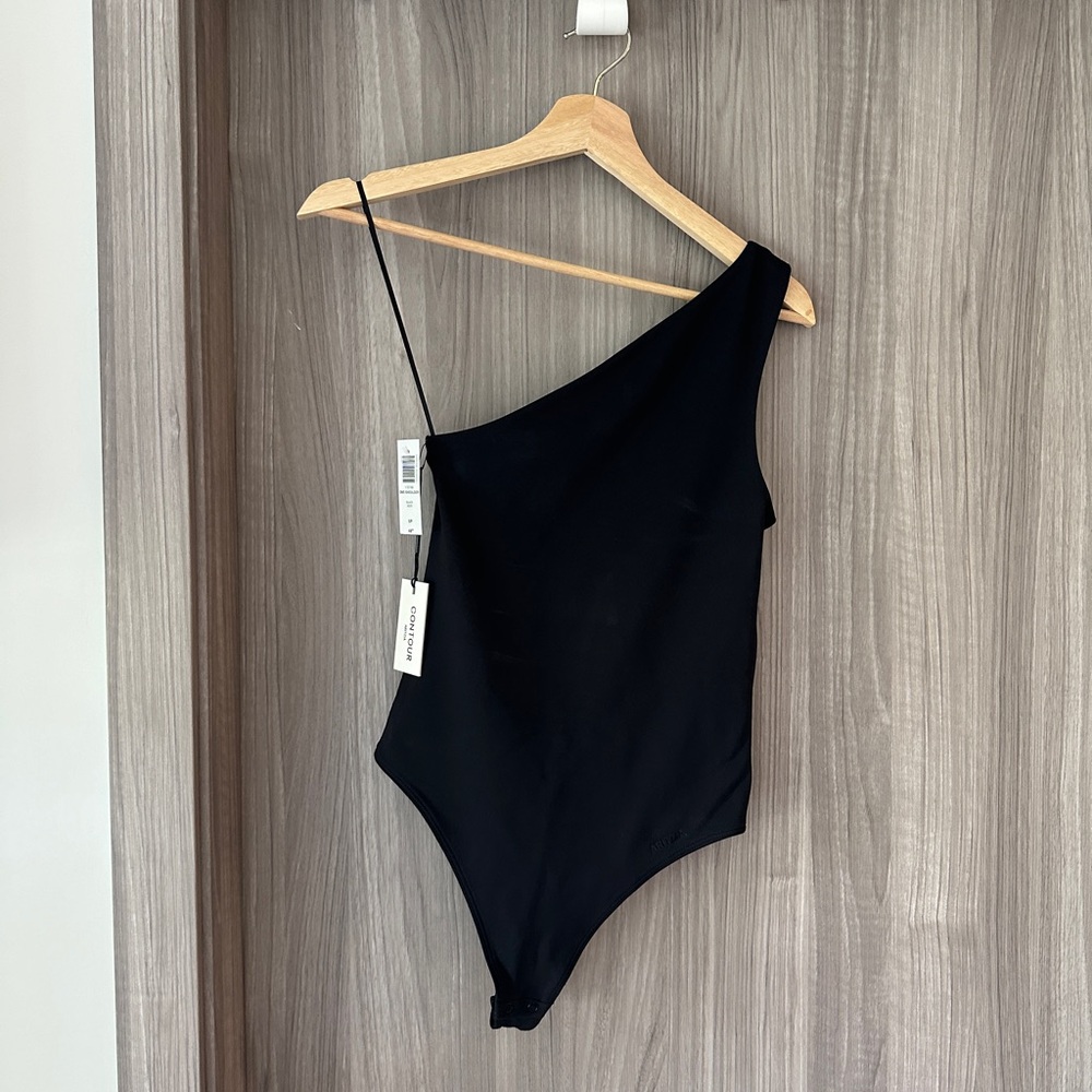 BRAND NEW Artizia contour one shoulder bodysuit